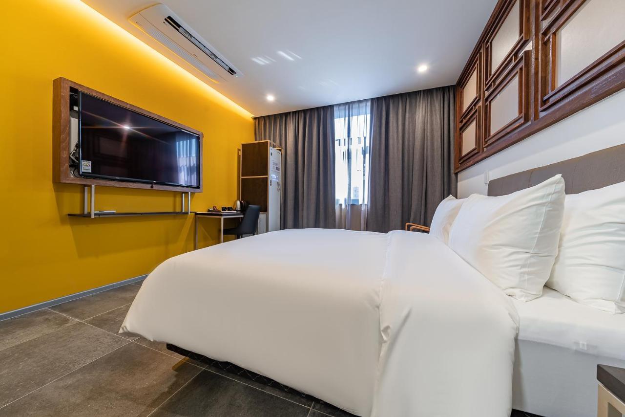 Large Double Room,1005165751:JPEG