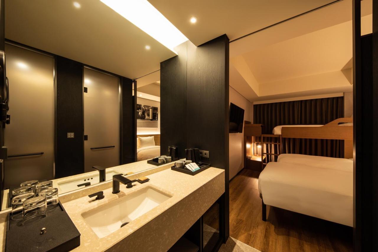 Superior Triple Room Three Single Beds