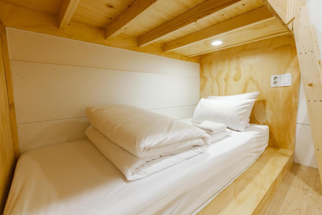 Twin Room Bunk Bed No window