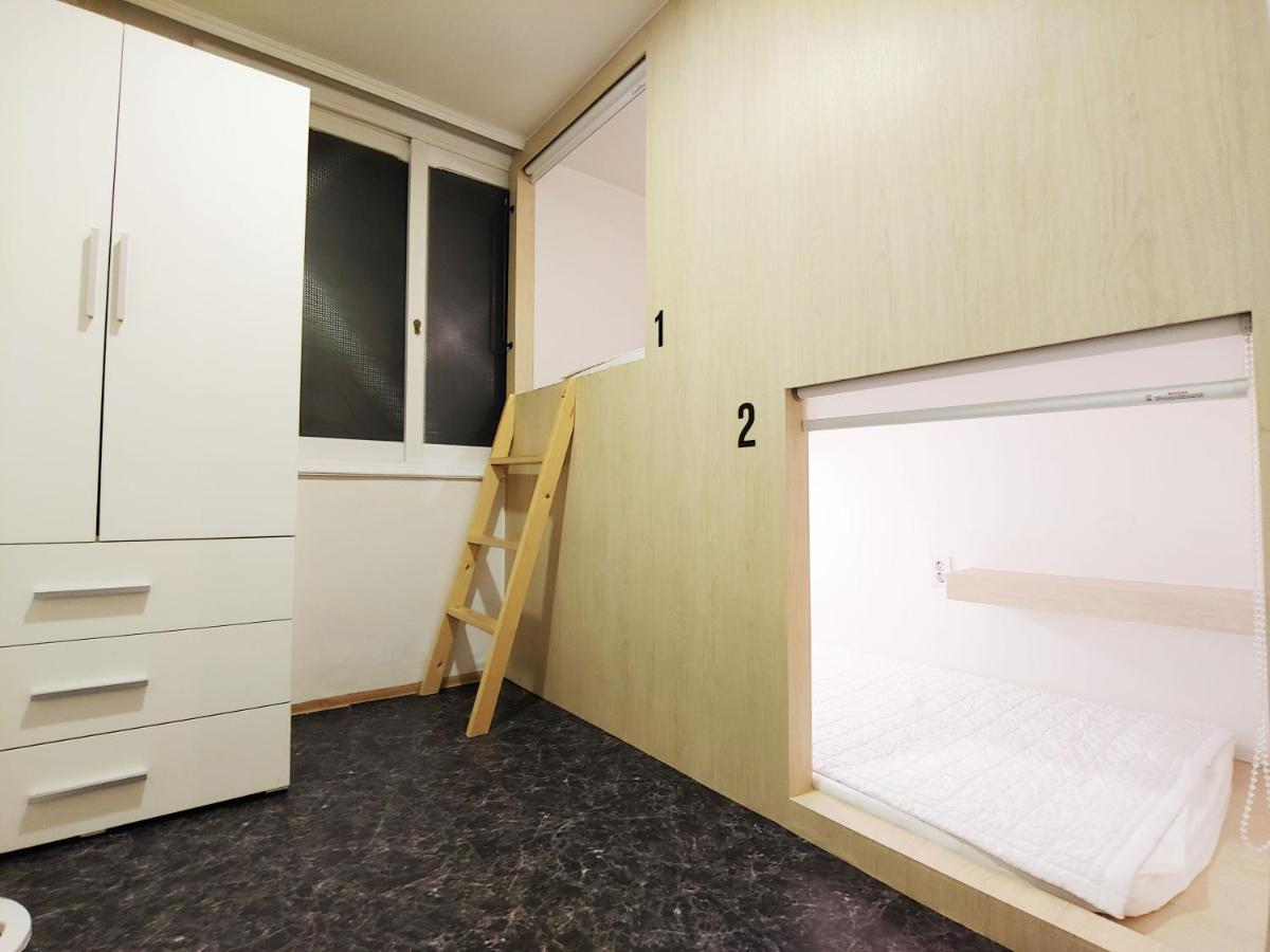 Stapelbed in Slaapzaal voor Vrouwen