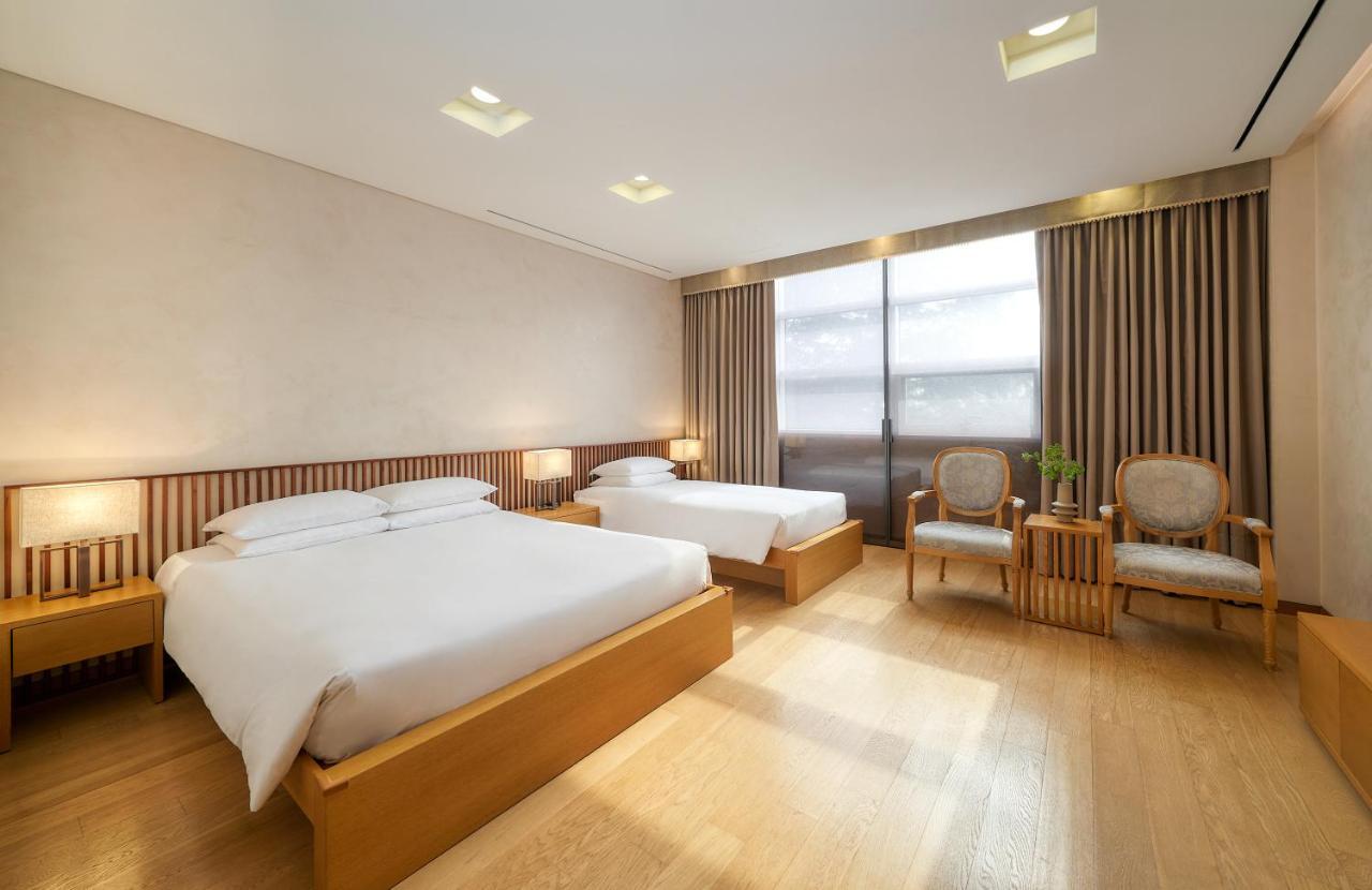 [ ] Family Suite Twin Room,1179263599:JPEG