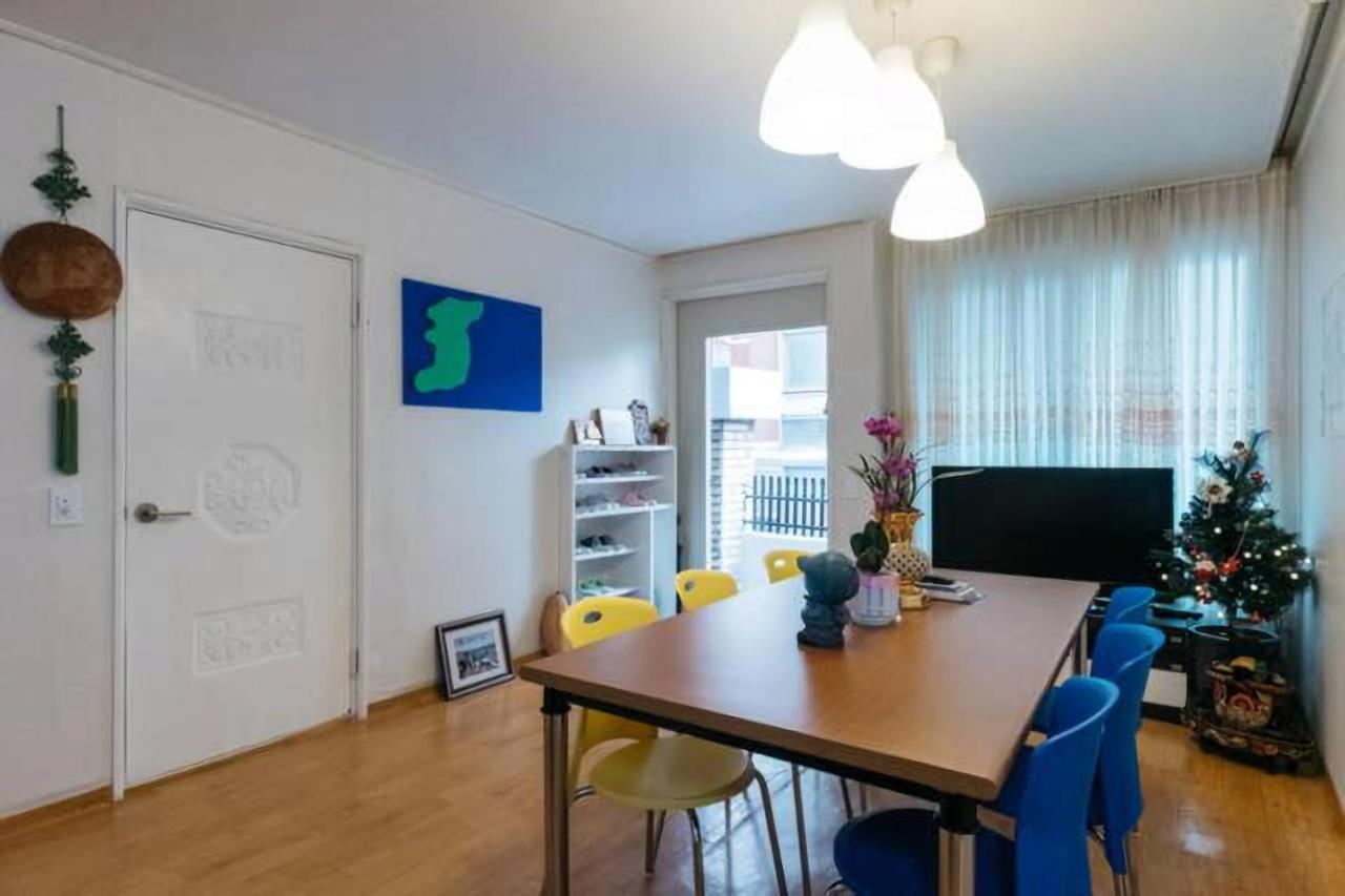 6-Bed Mixed Dormitory Room