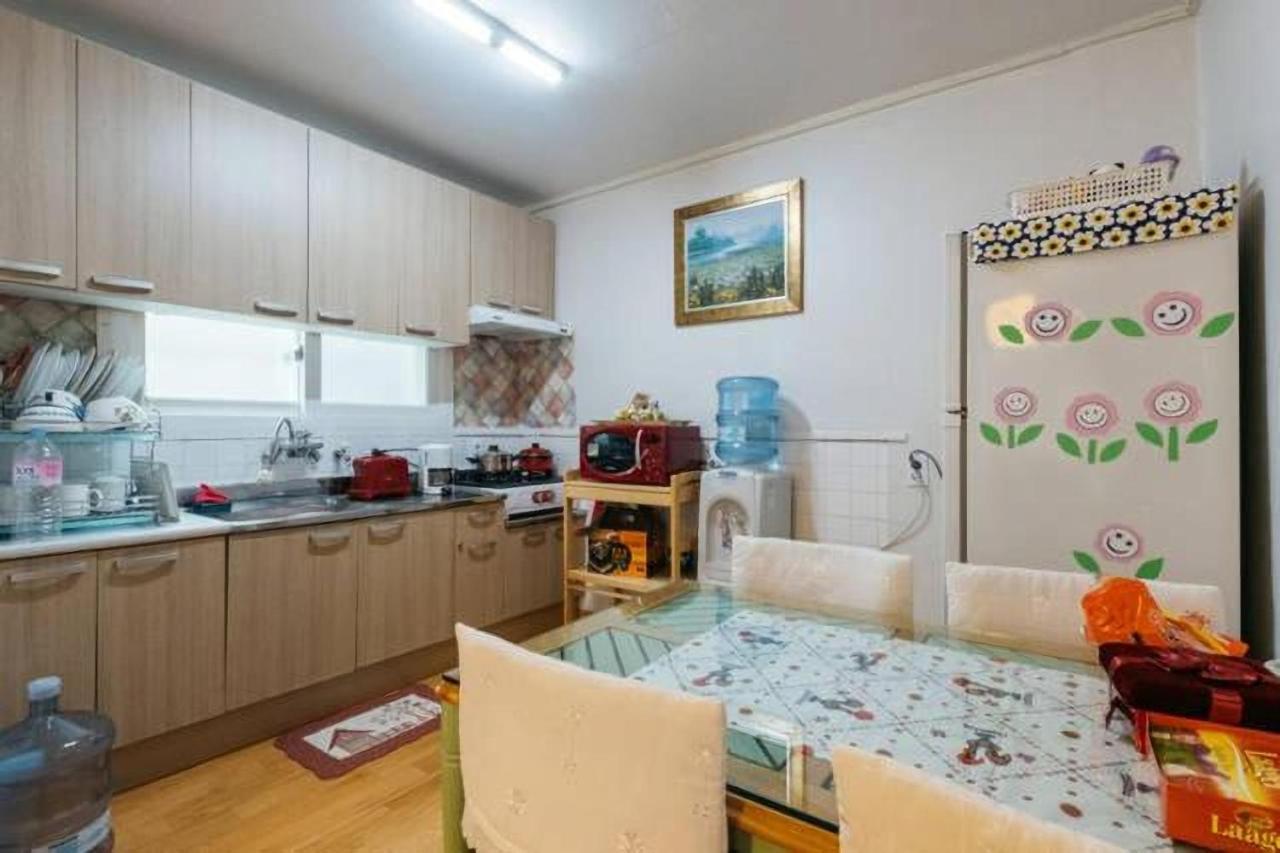 6-Bed Mixed Dormitory Room