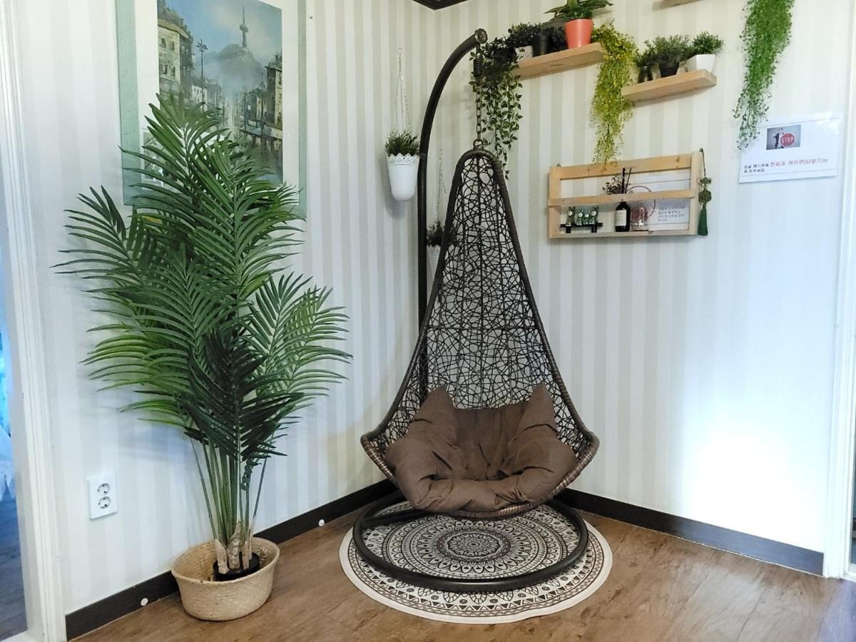 Three-Bedroom Apartment,1188204766:JPEG