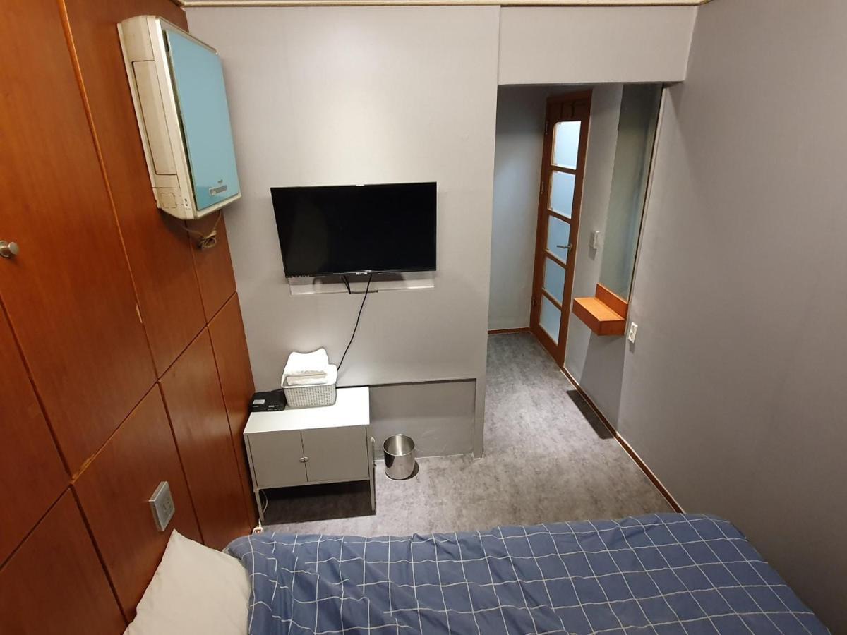 Single Room Bathroom