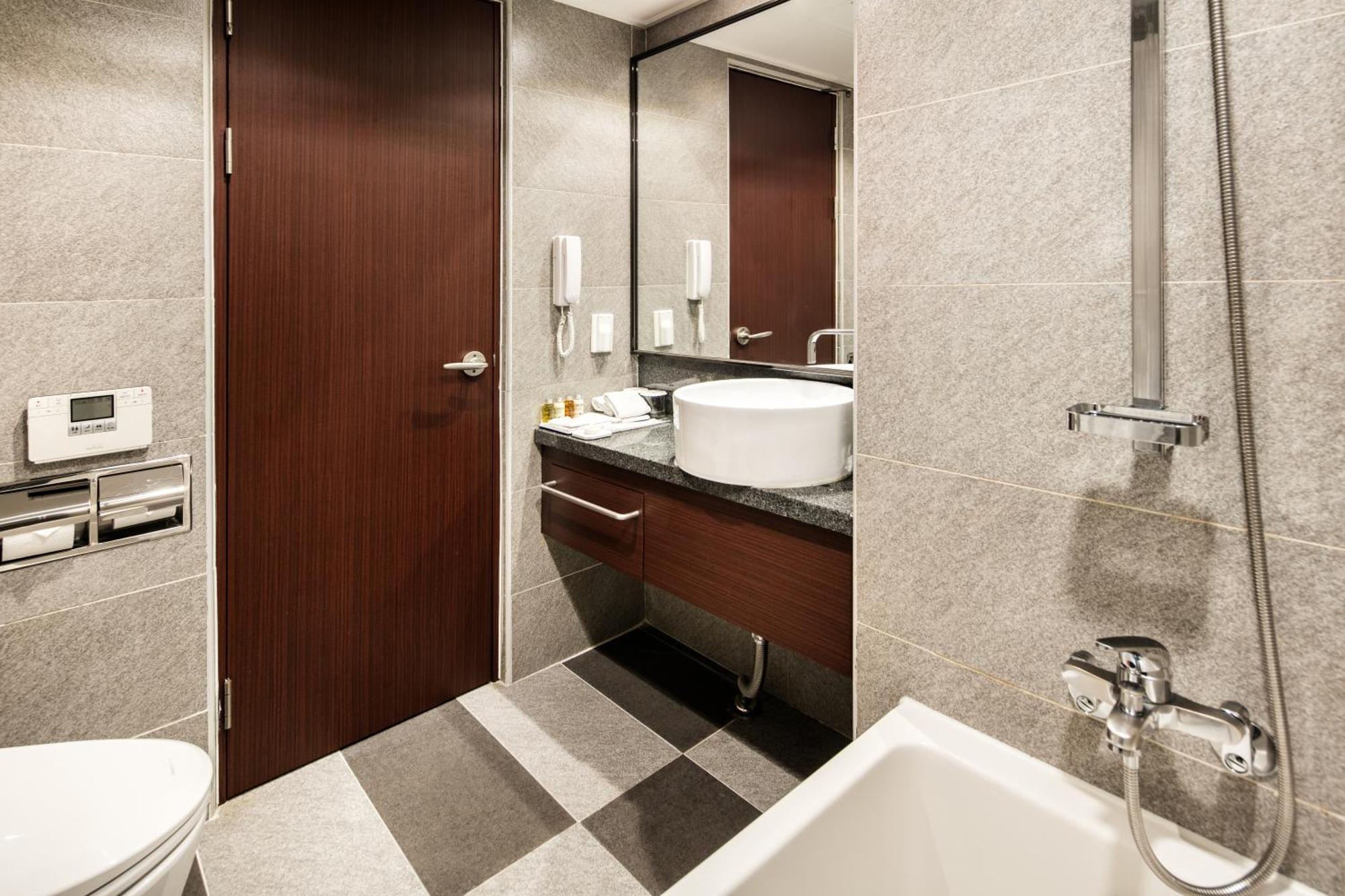 Standard Double Room with ONLYGO&CO Restaurant credit 50,000KRW(per night) and Late Check-out til 1pm