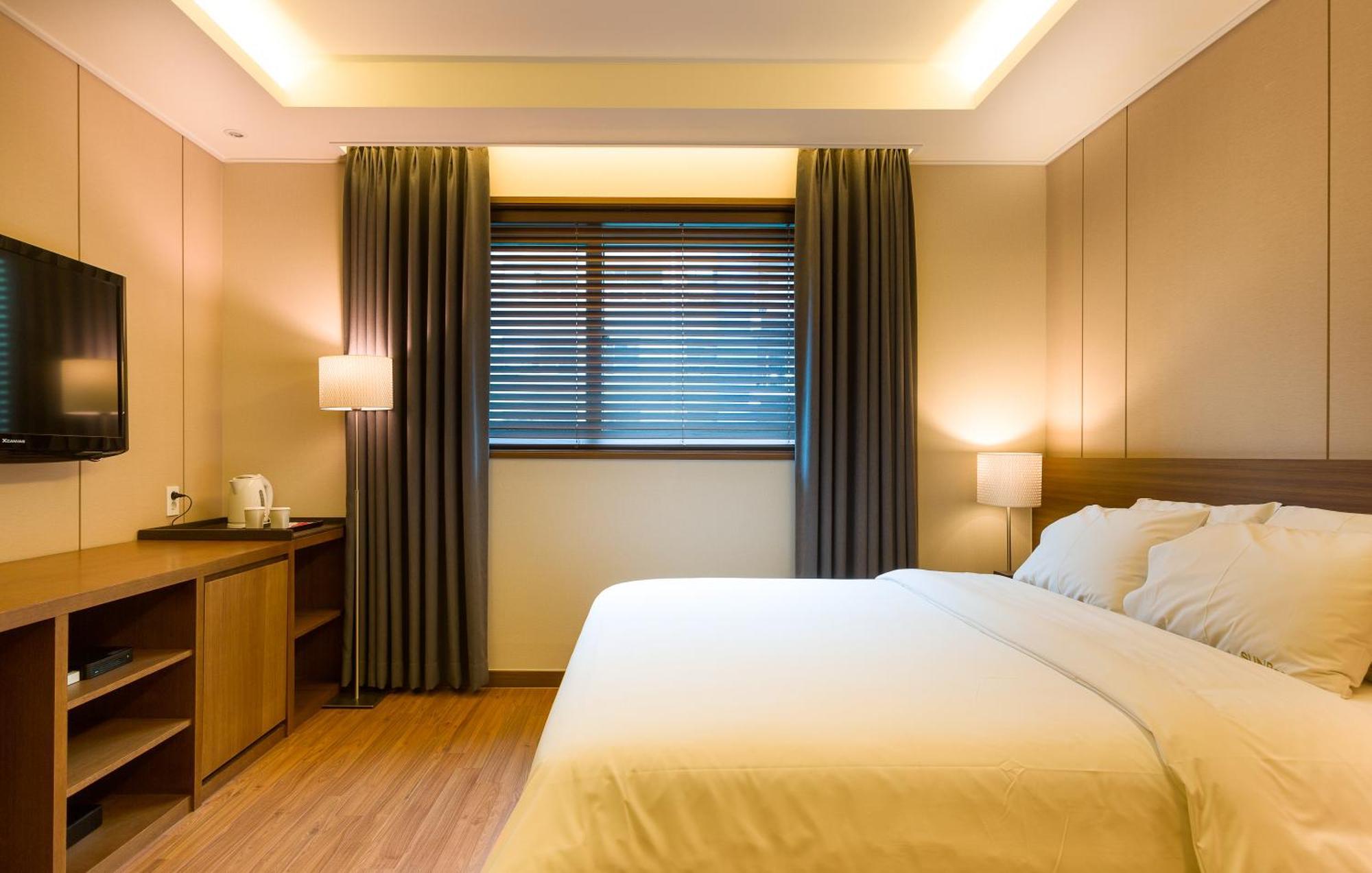 Standard Double Room,1578402245:JPEG
