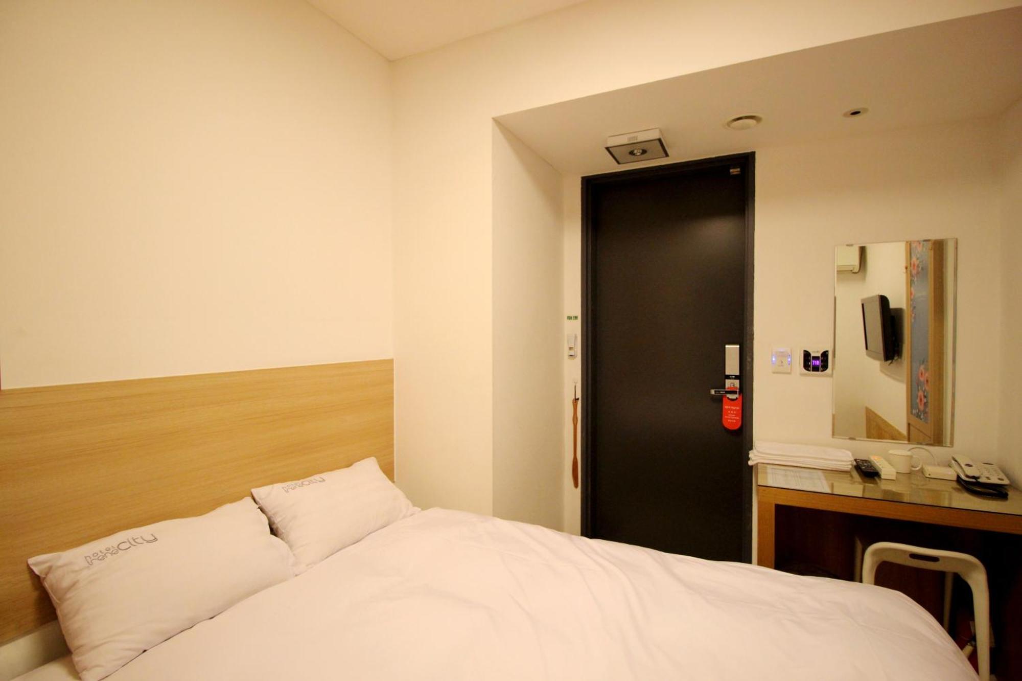 Double Room No Window