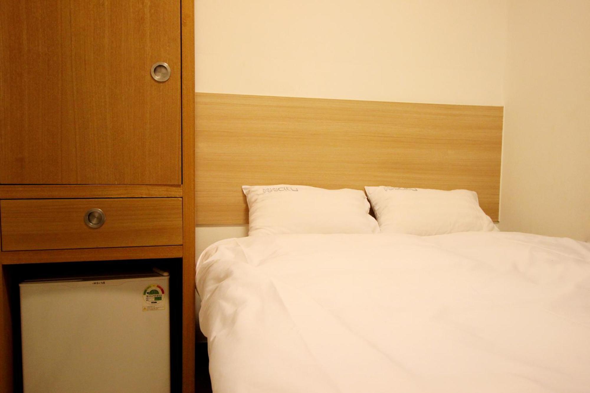 Double Room No Window