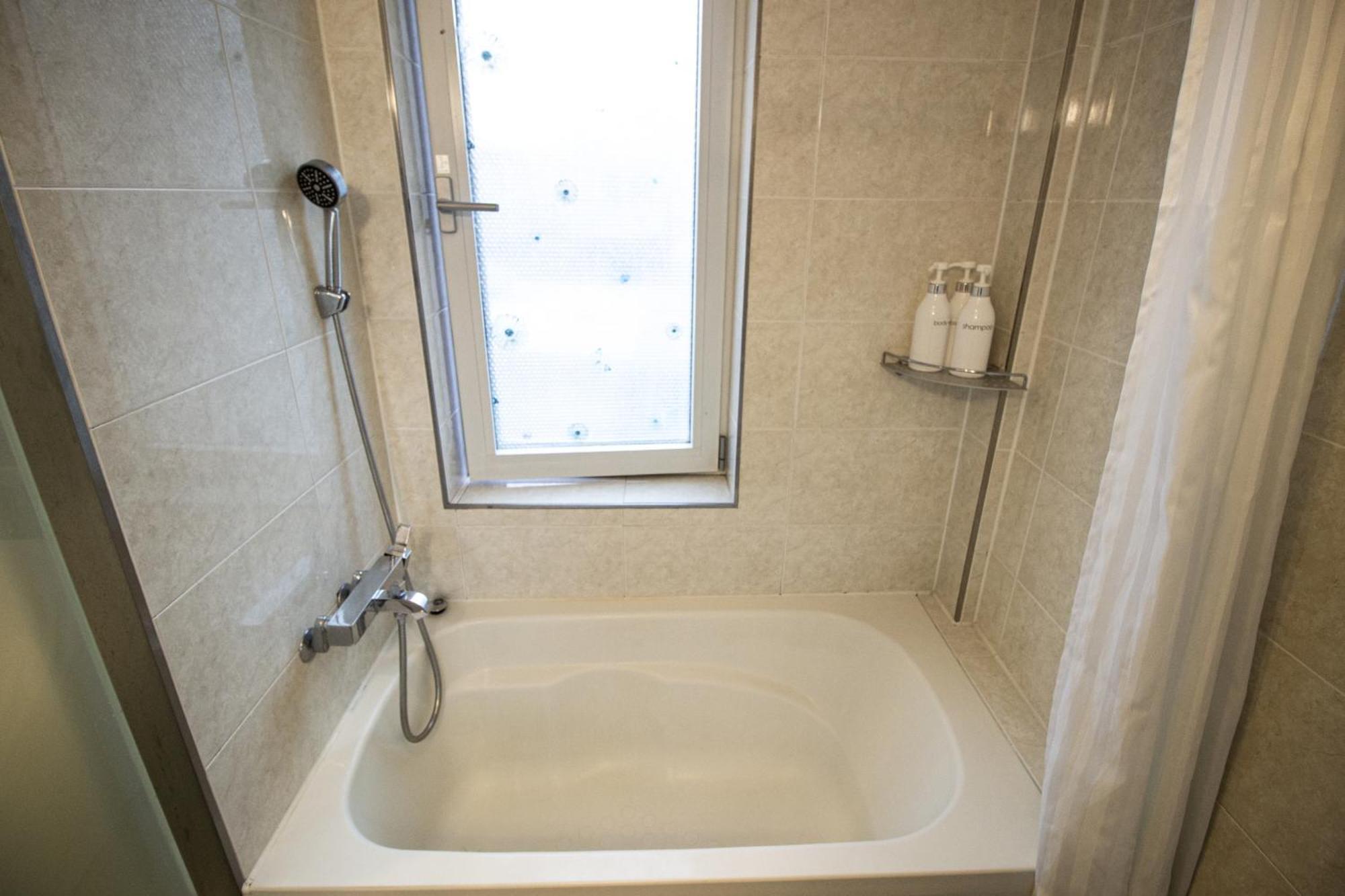 Double Room No Window