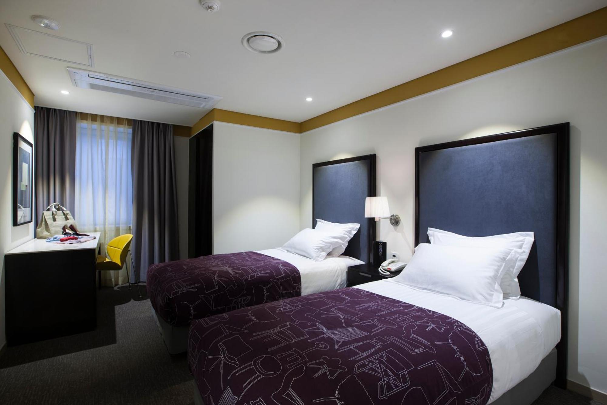 Deluxe Twin Room