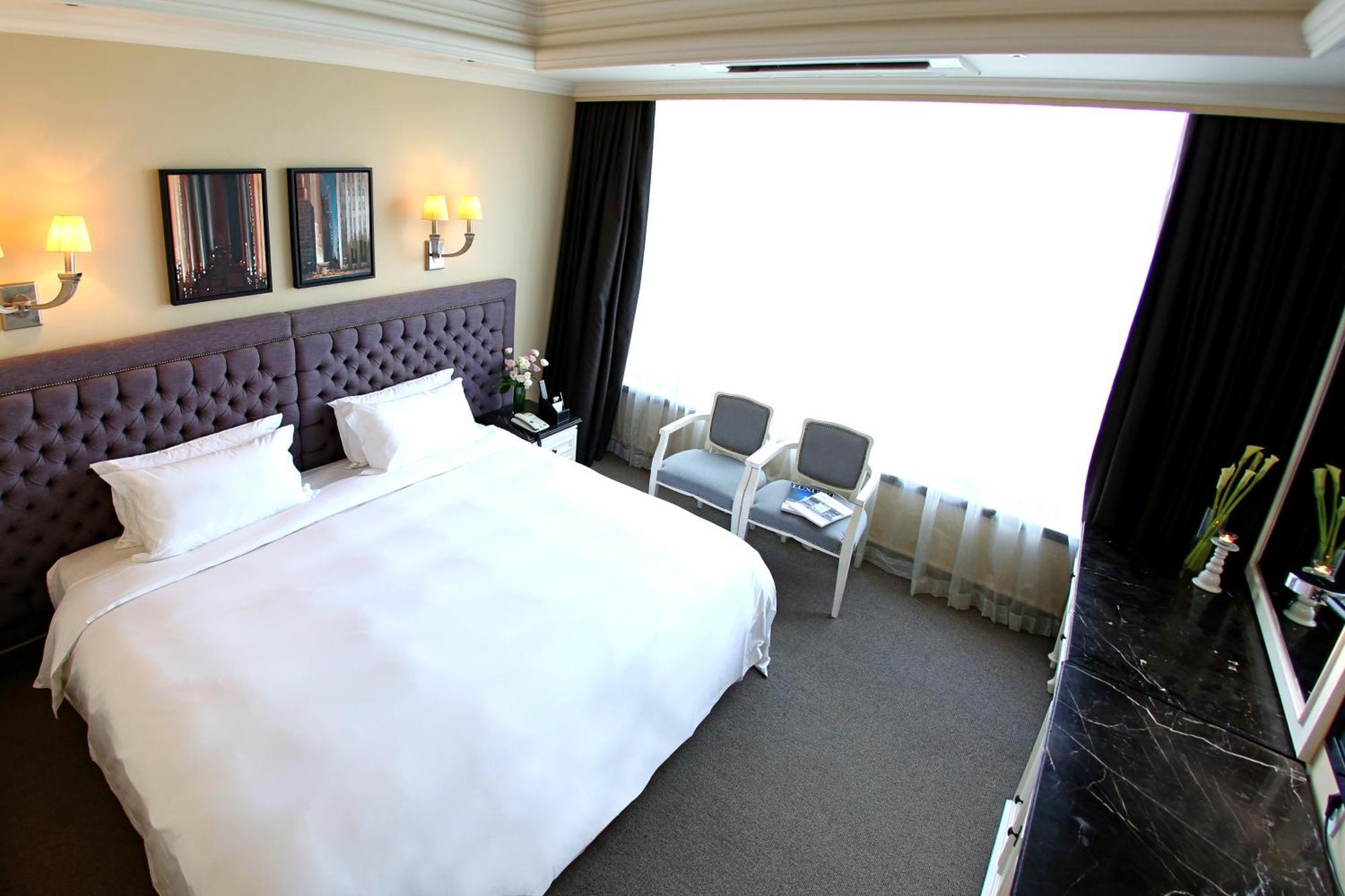 Deluxe Double Room City View,1214259769:JPEG