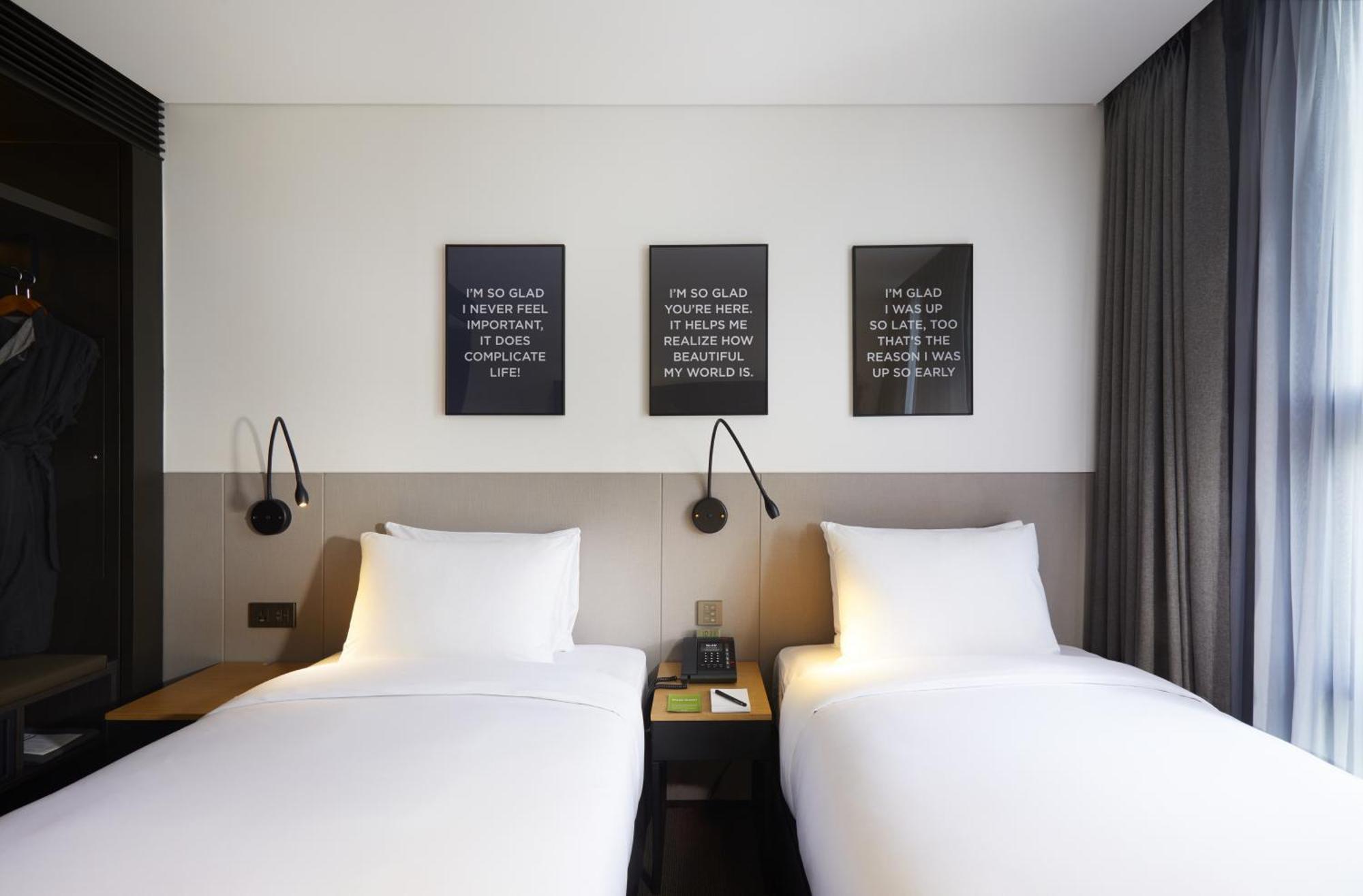 Standard Twin Room