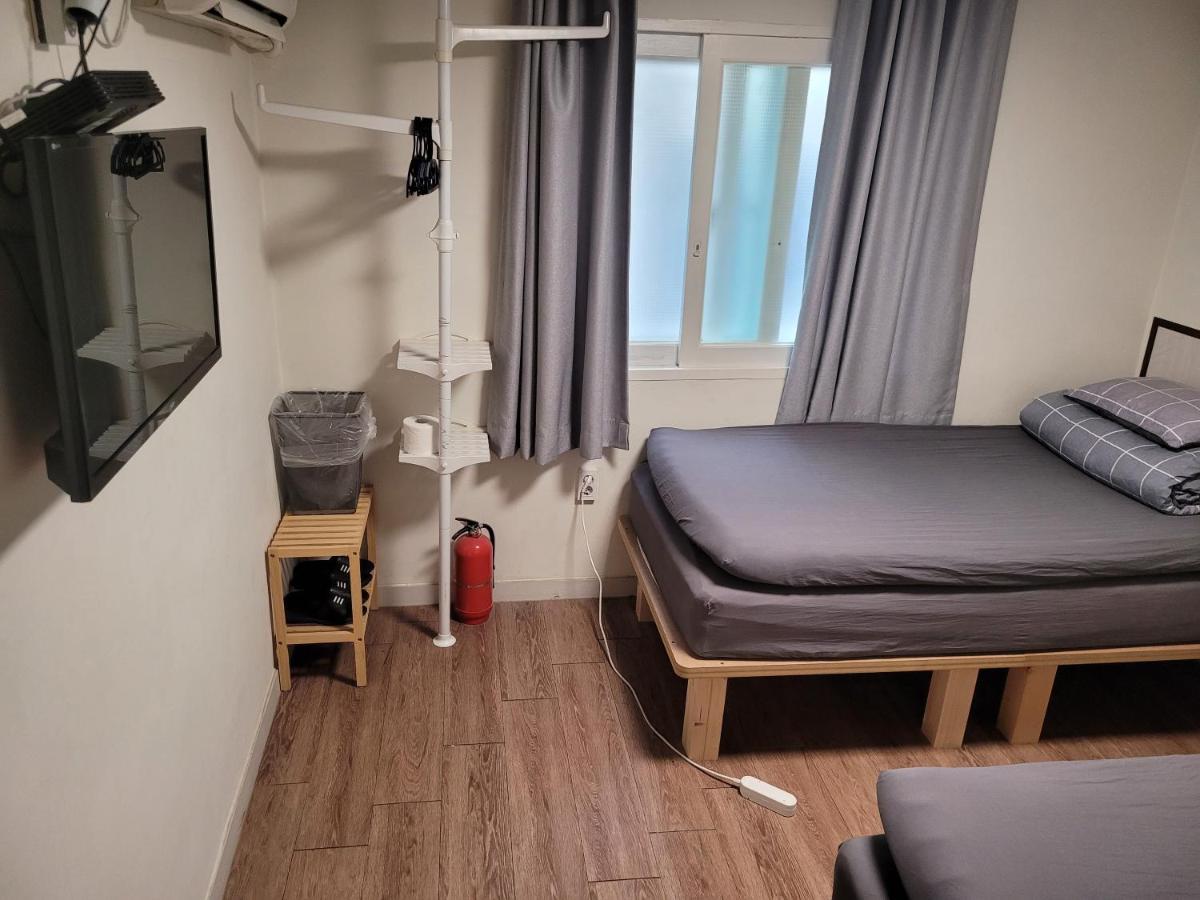 Twin Room Private Bathroom