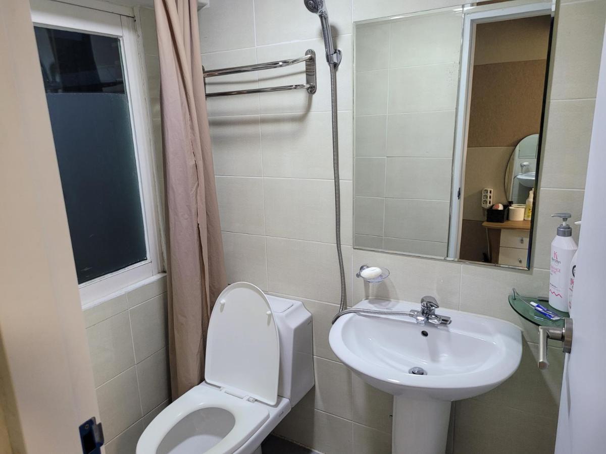 Single Room Private Bathroom