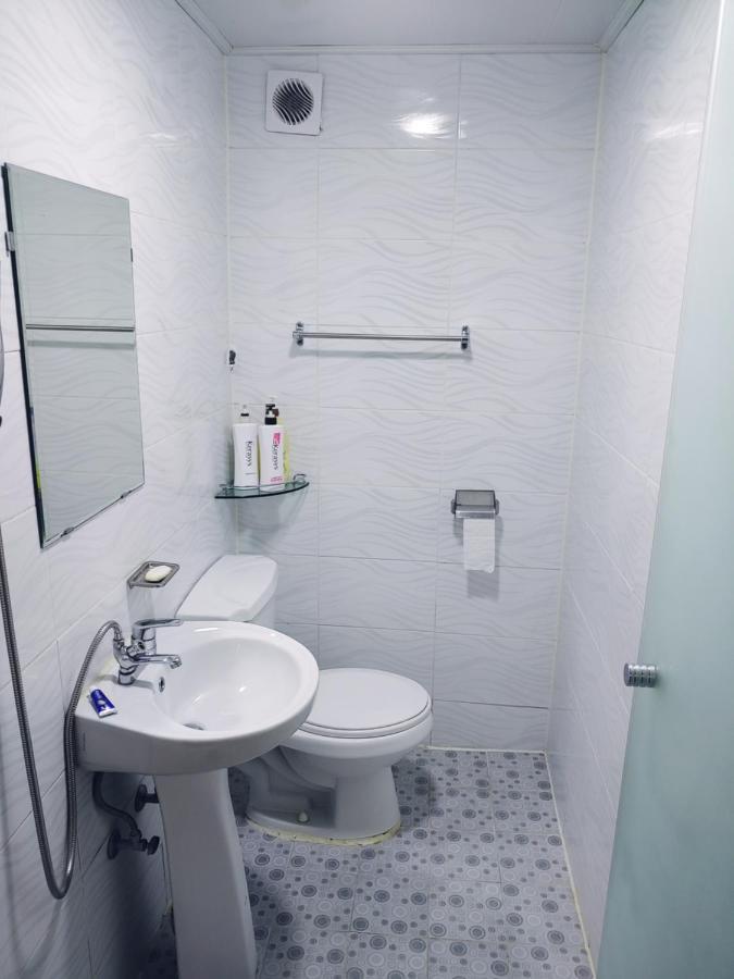 Single Room Private Bathroom