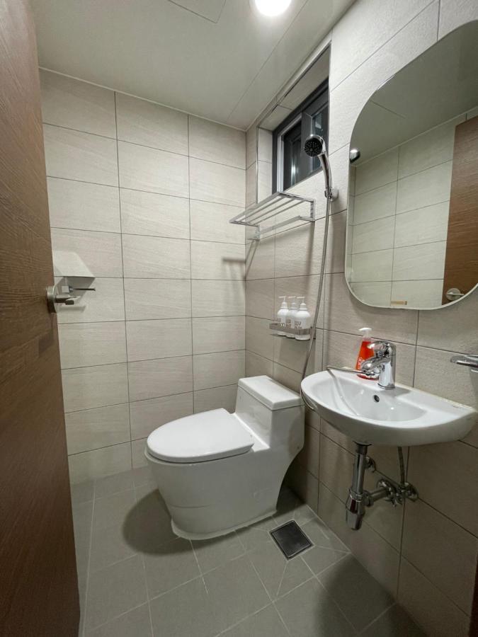 Twin Room Private Bathroom,1552428886:JPEG