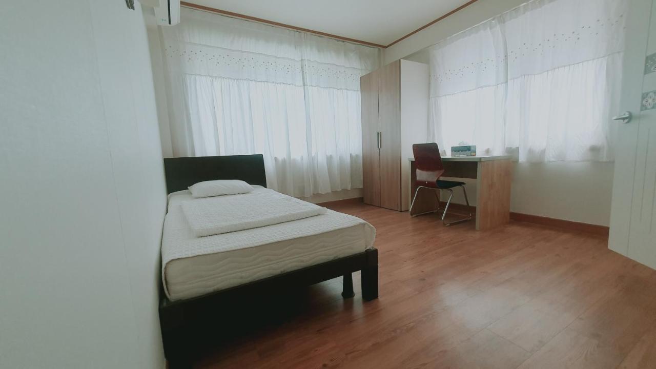 Single Room,1264351495:JPEG