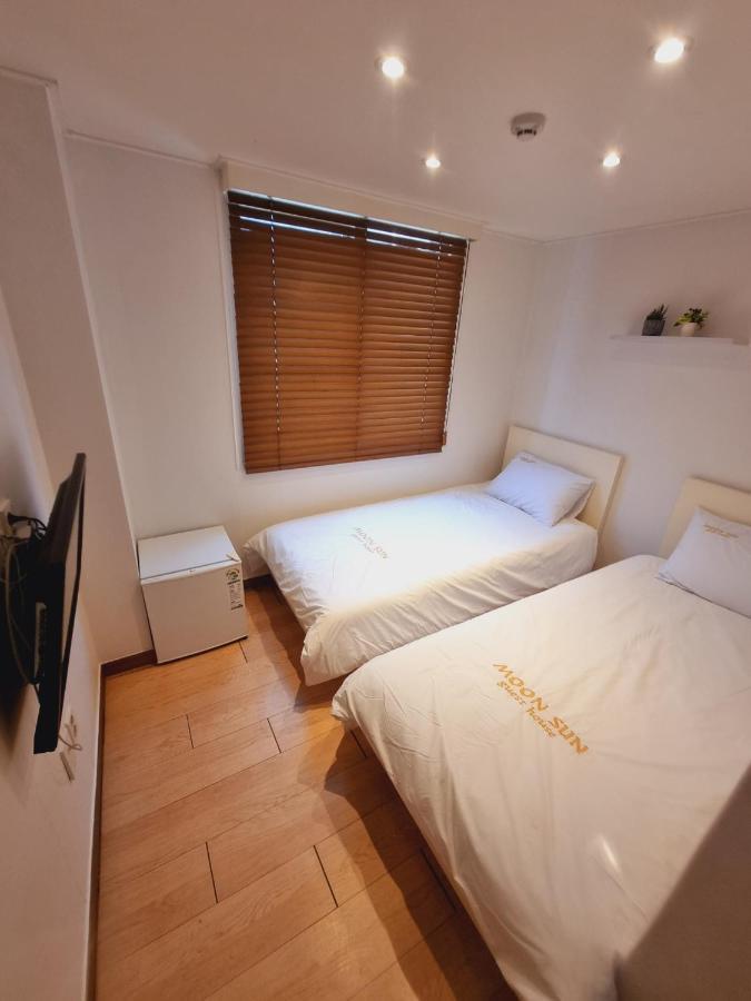 Twin Room,1265390902:JPEG