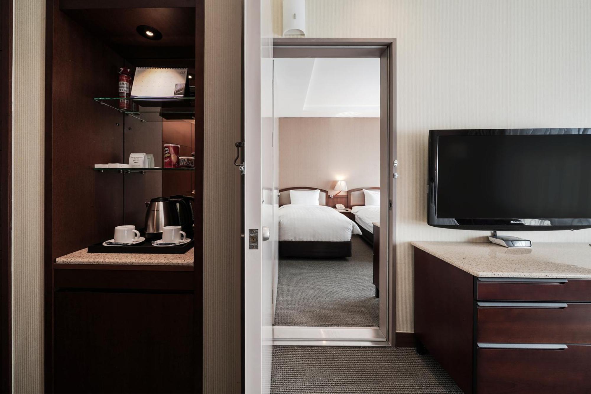 Connecting Double Twin Room,1228438343:JPEG
