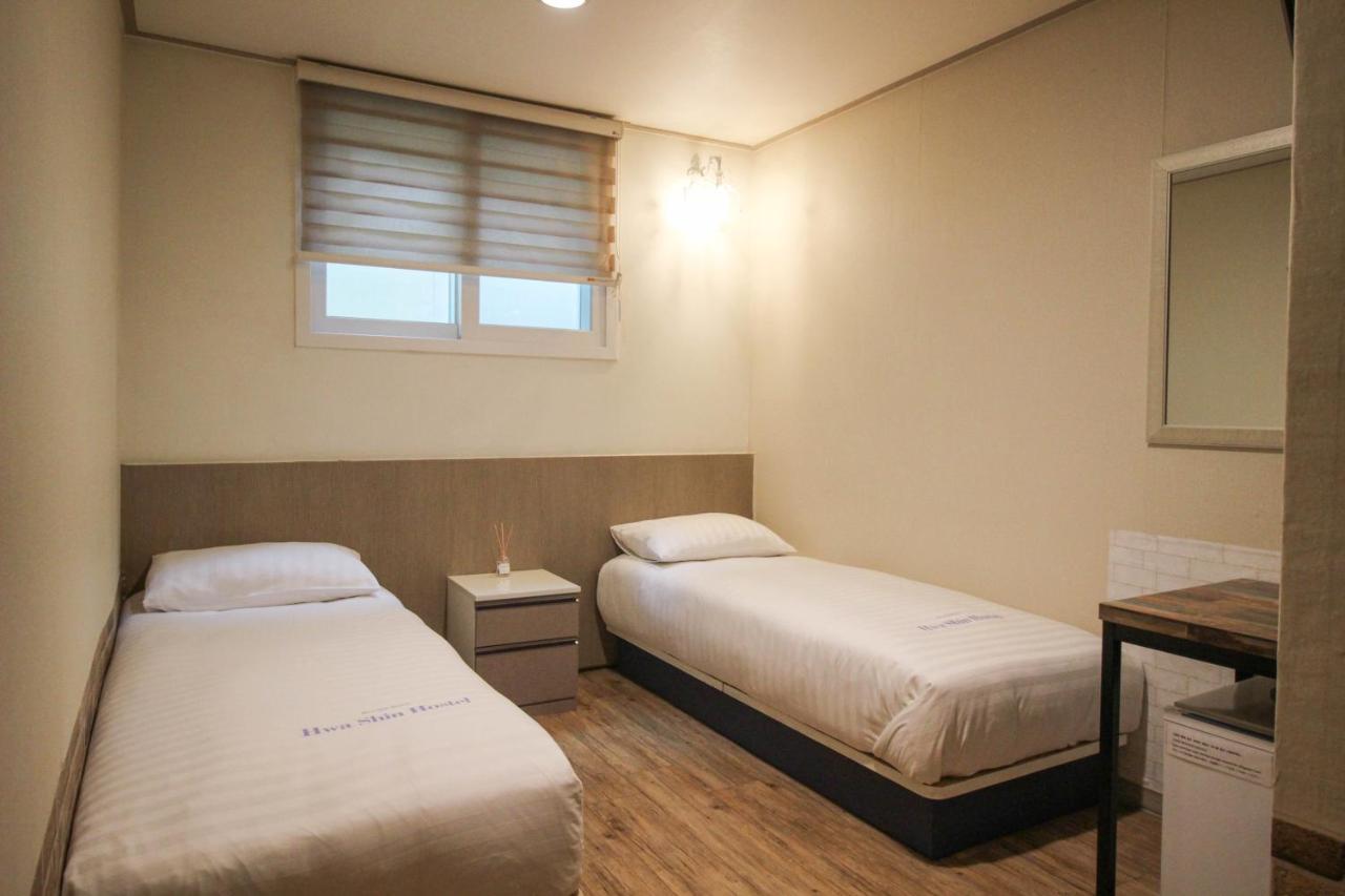 Twin Room,1353222178:JPEG