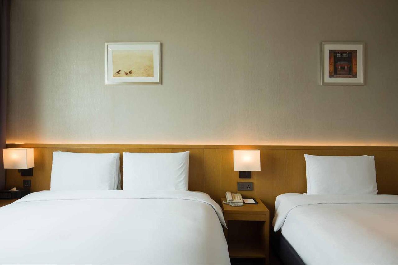 Deluxe Family Twin Room is not available