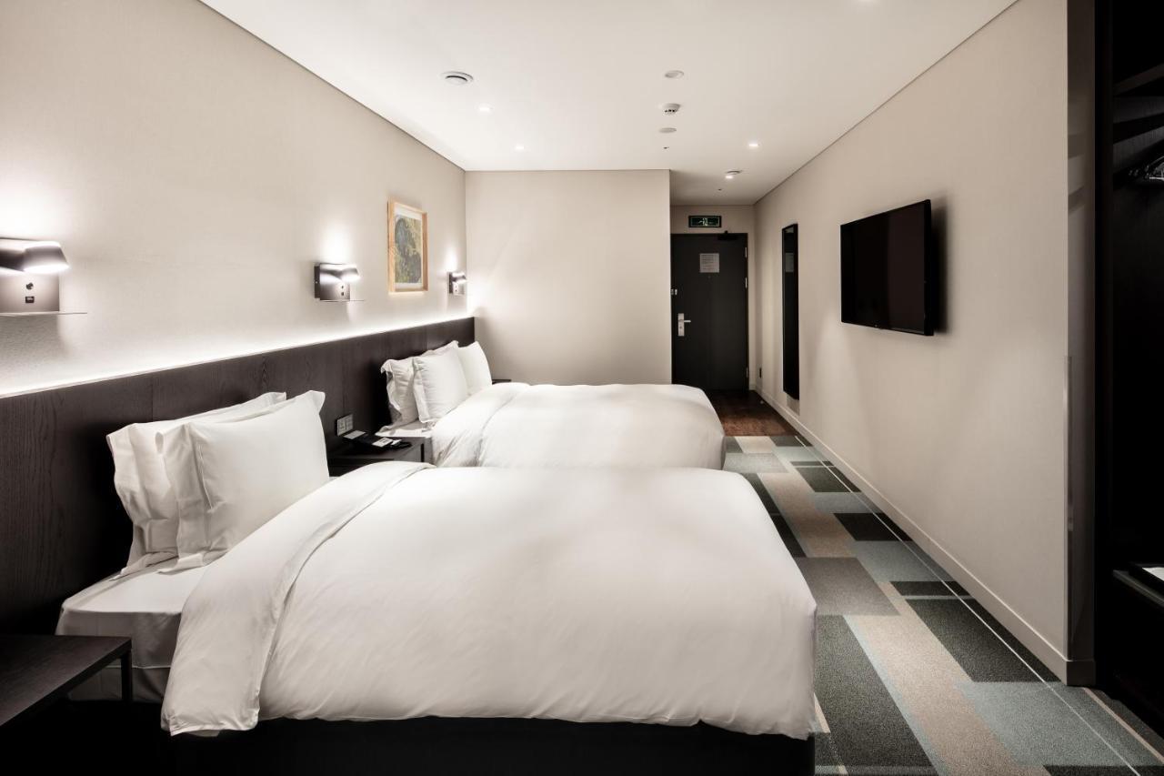 Family Twin Room No