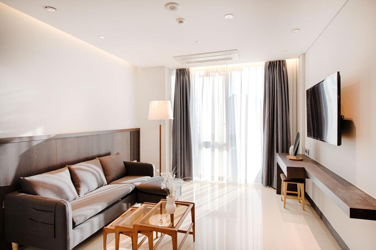Connecting Suite