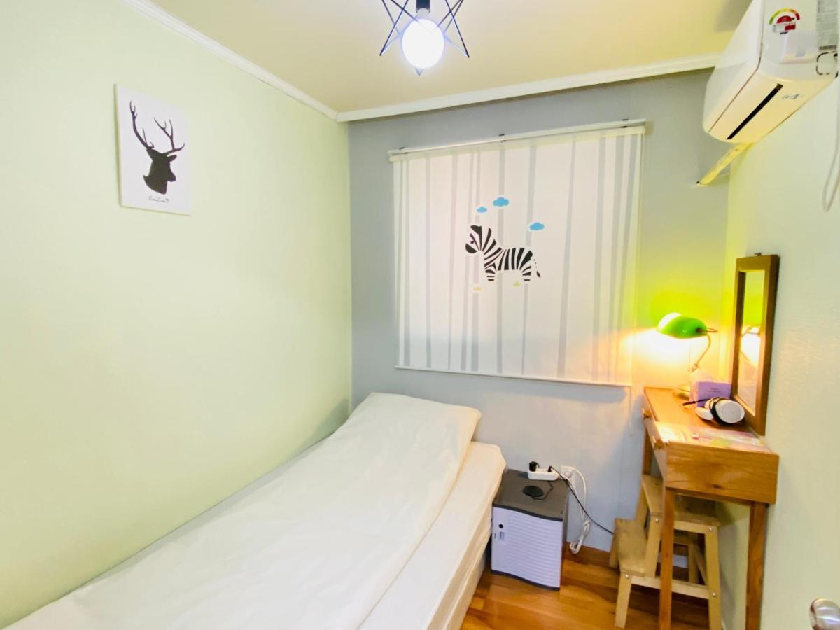 Single Room,1346165399:JPEG