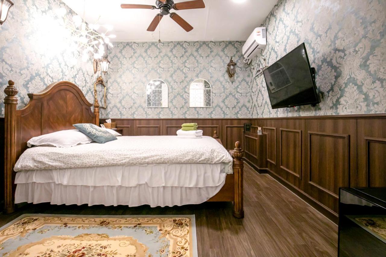 Deluxe Kamer met Queensize Bed - Zonder Raam