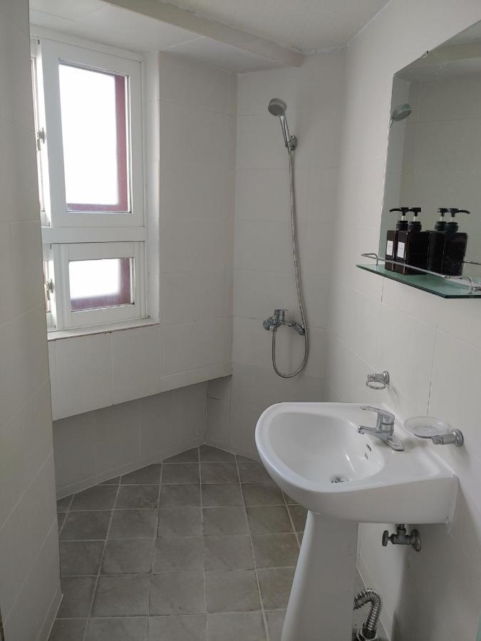 Twin Room Private Bathroom,1368737837:JPEG