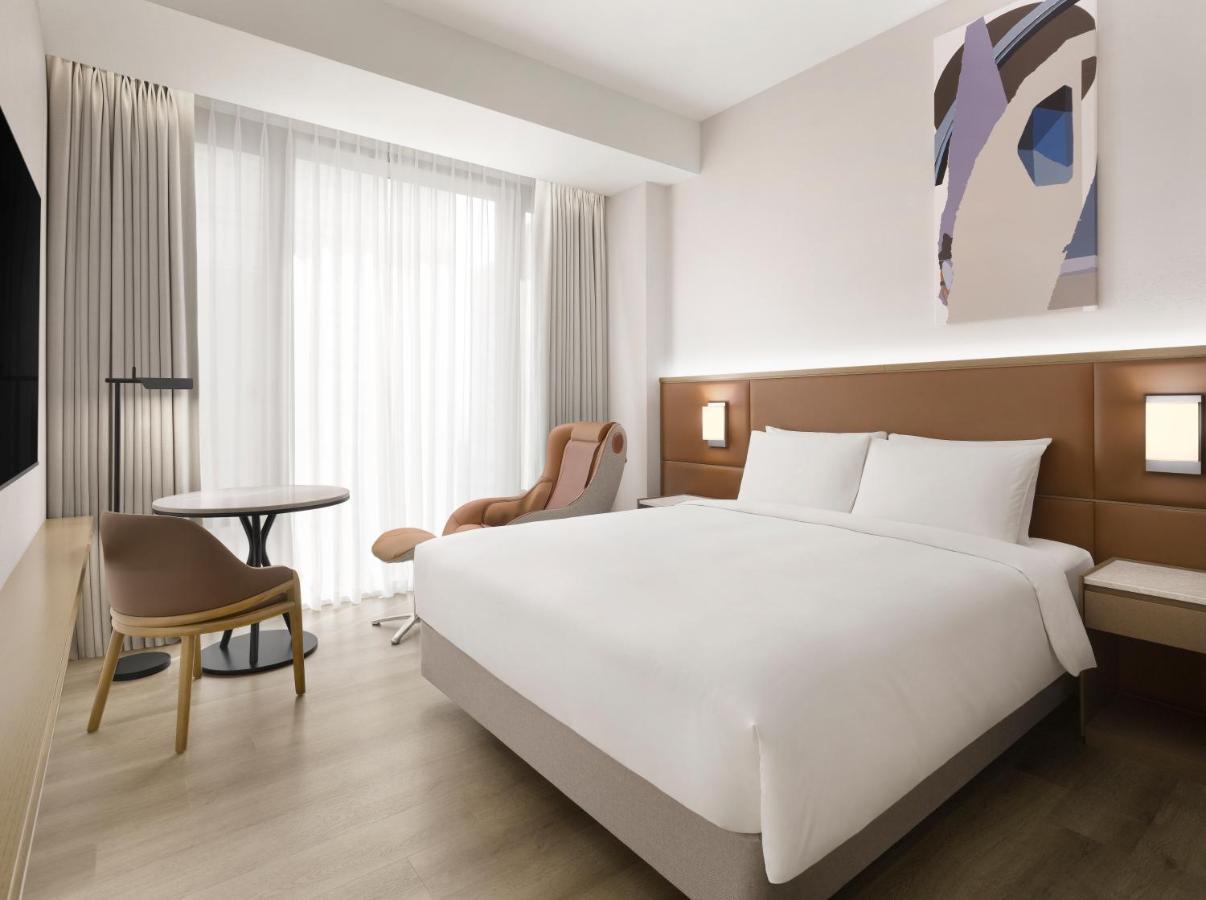 Queen Bed Room High Floor with Massage Chair,1382616230:JPEG