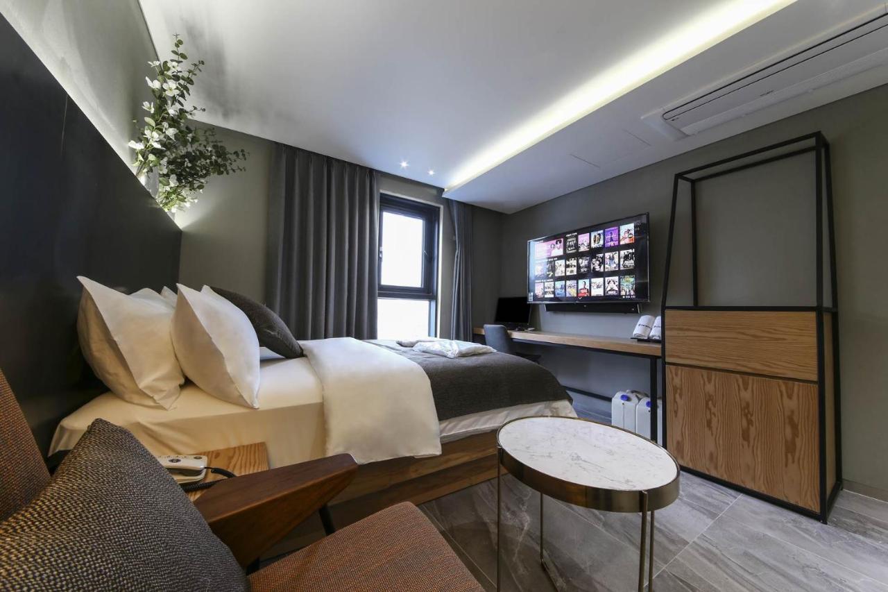 Double Room,1425632436:JPEG