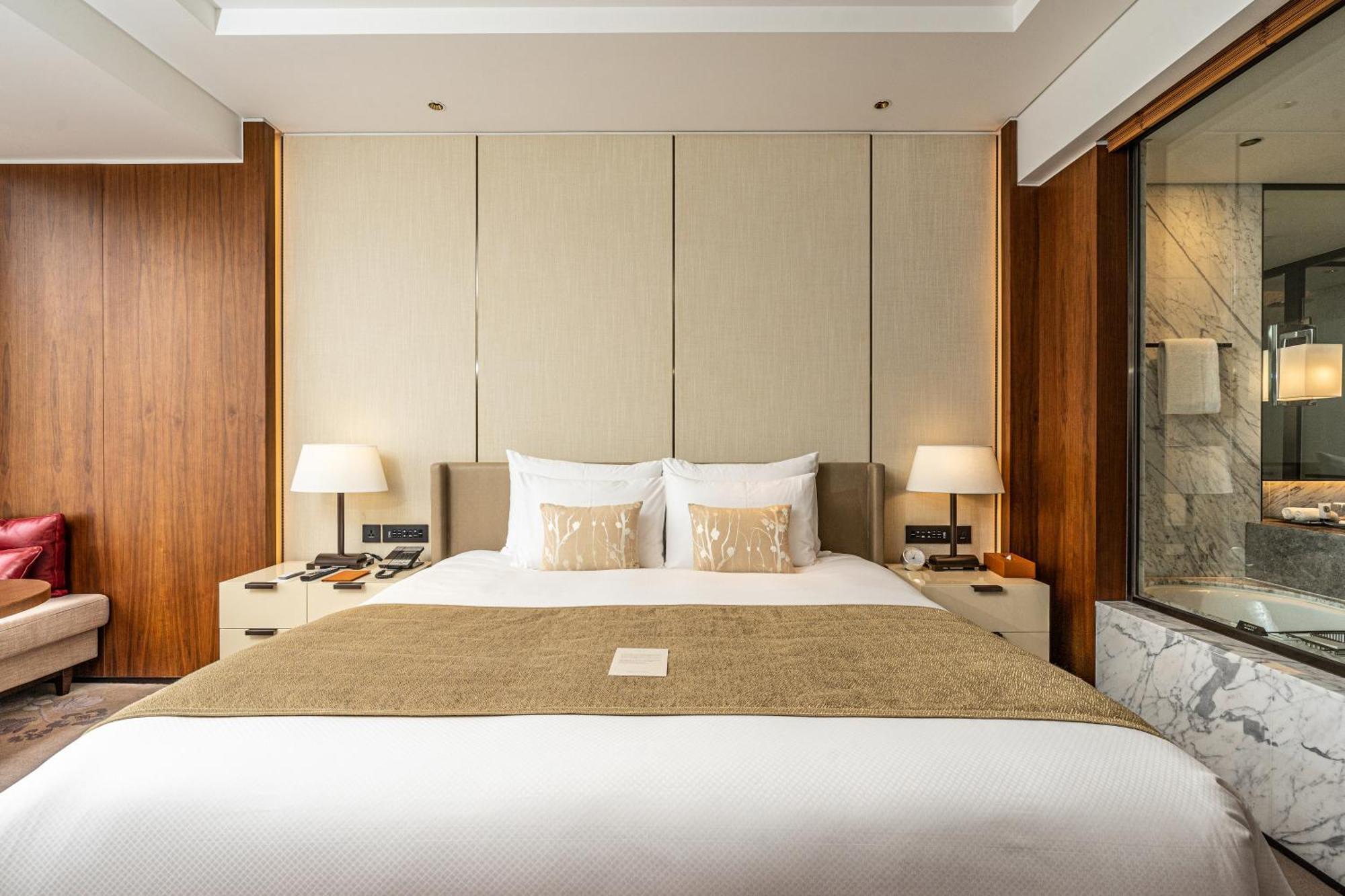 Grand Deluxe Double Room