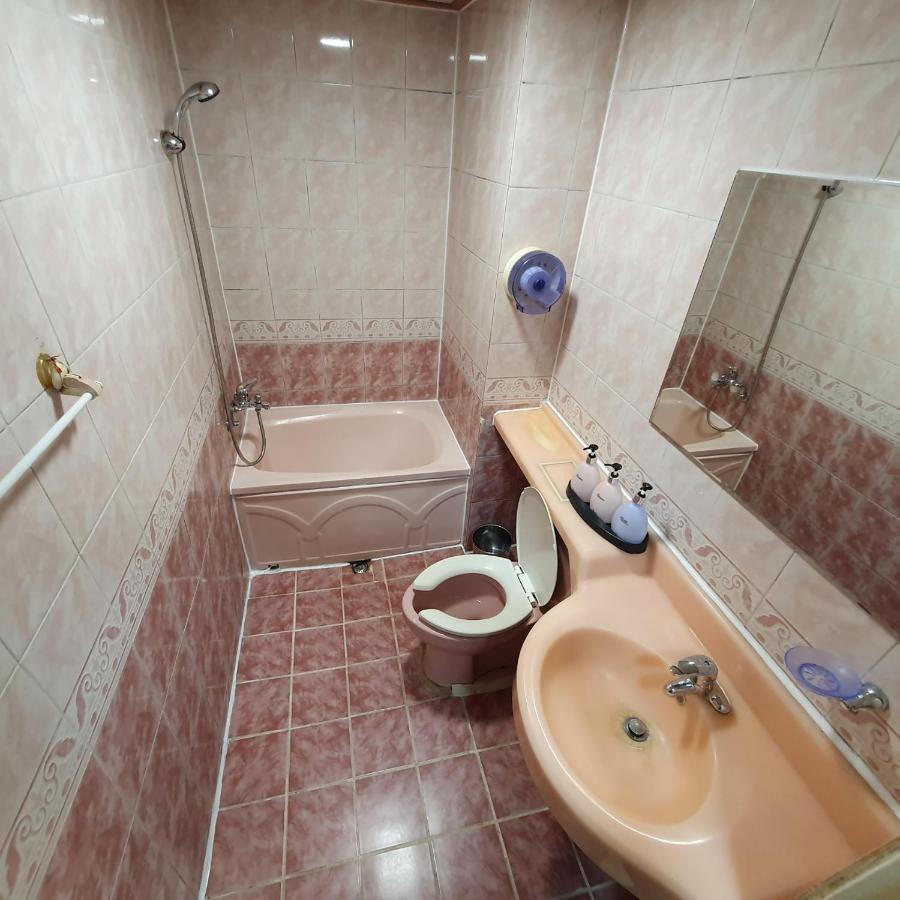 Twin Room,1462181962:JPEG