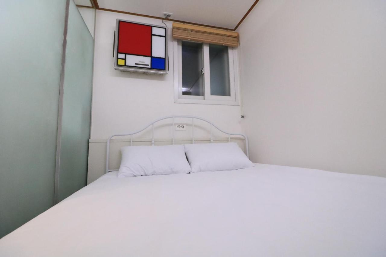 Queen Room,1467126788:JPEG