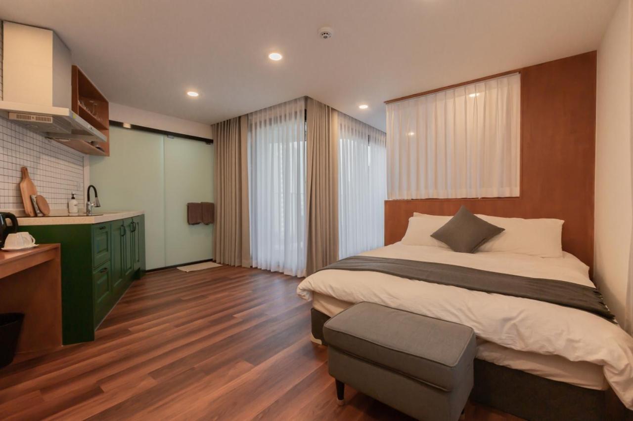 Apartment Balcony,1507414324:JPEG