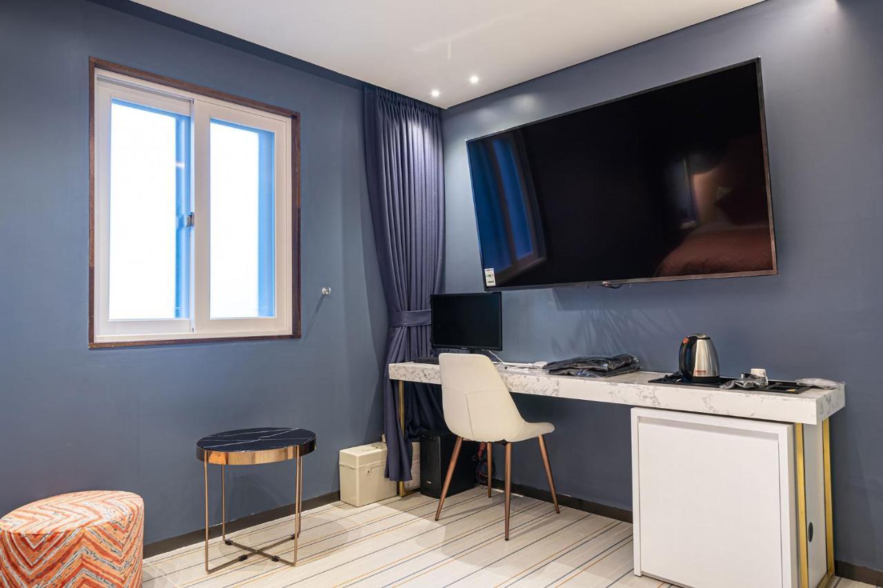 Suite with Balcony,1469671235:JPEG