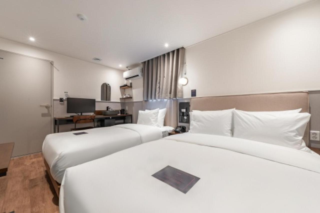 Family Double Room,1469965886:JPEG