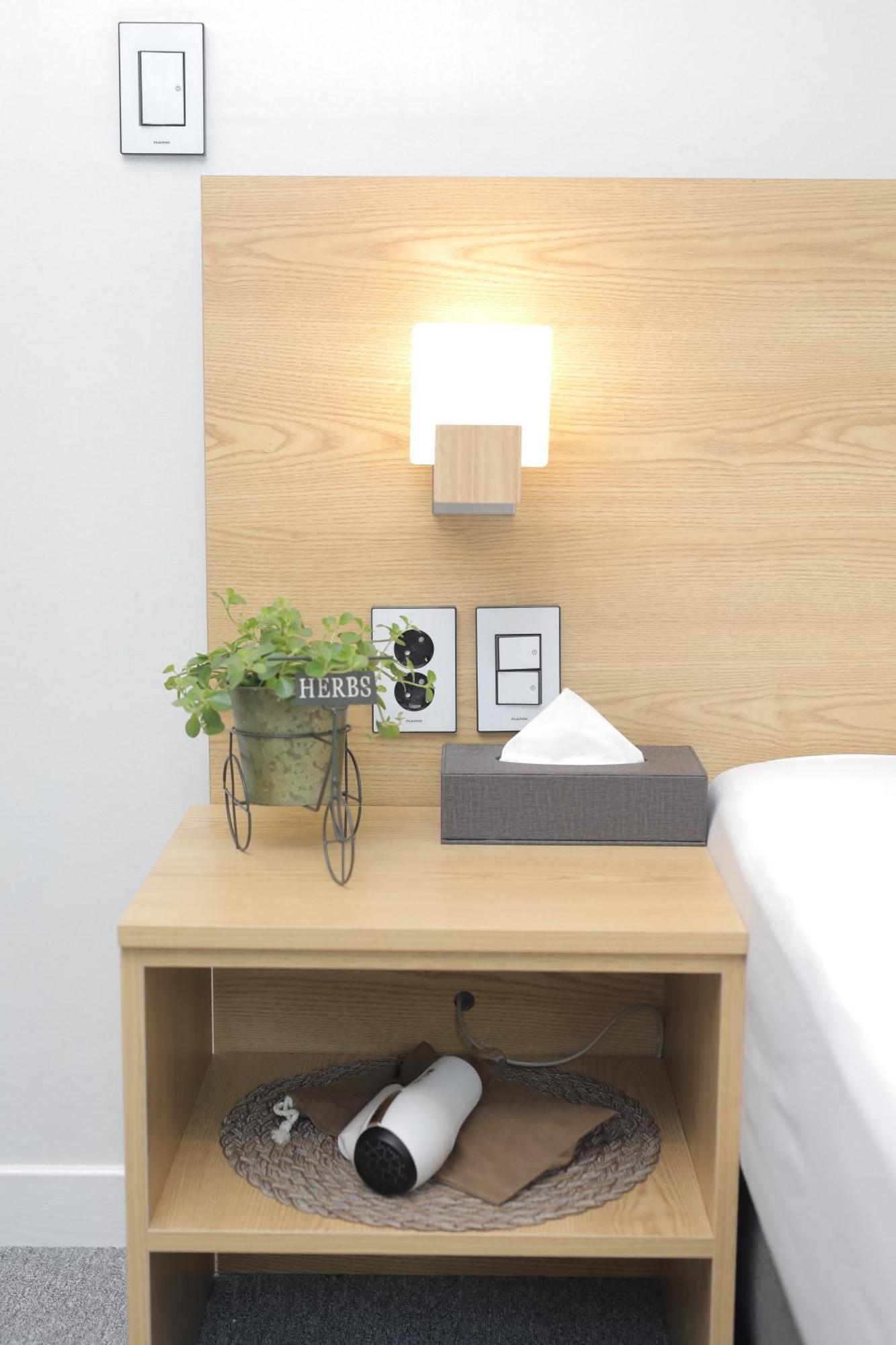Double Room No Window