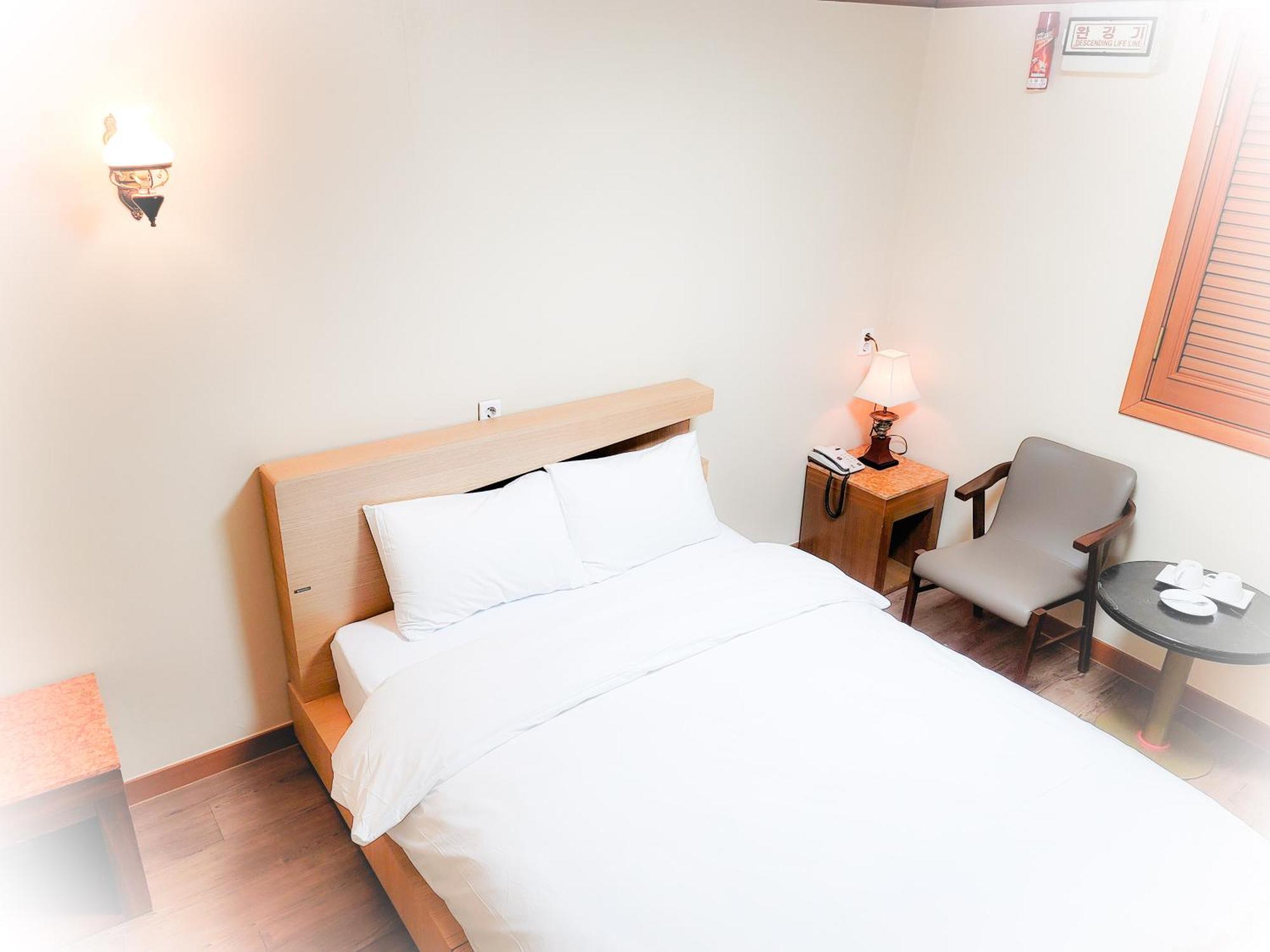 Double Room,1526673145:JPEG