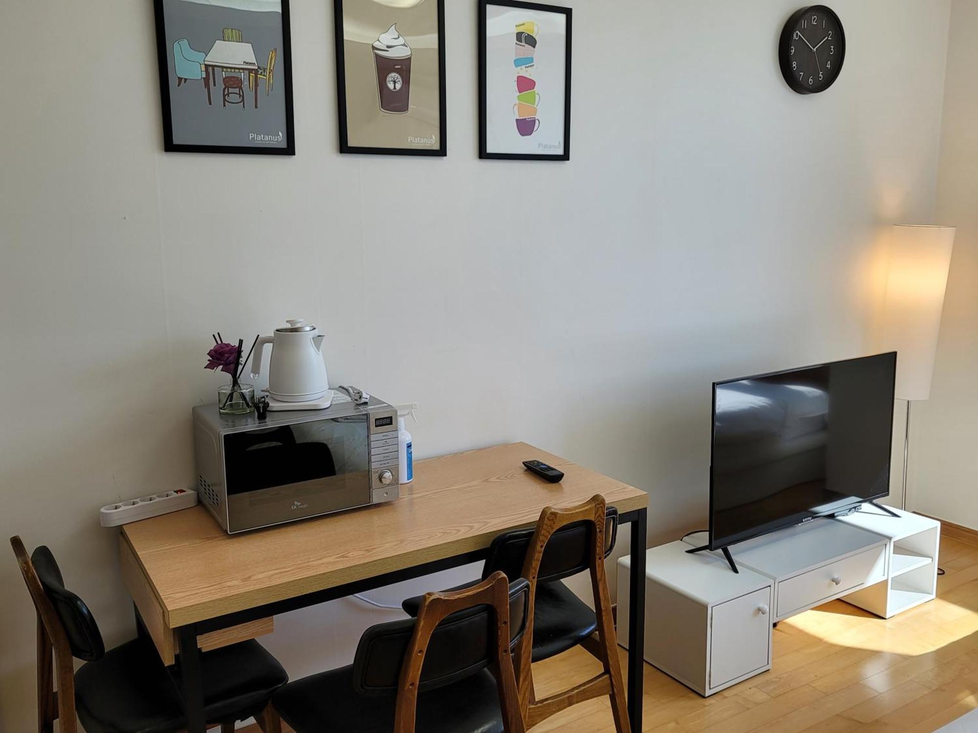 One-Bedroom Apartment