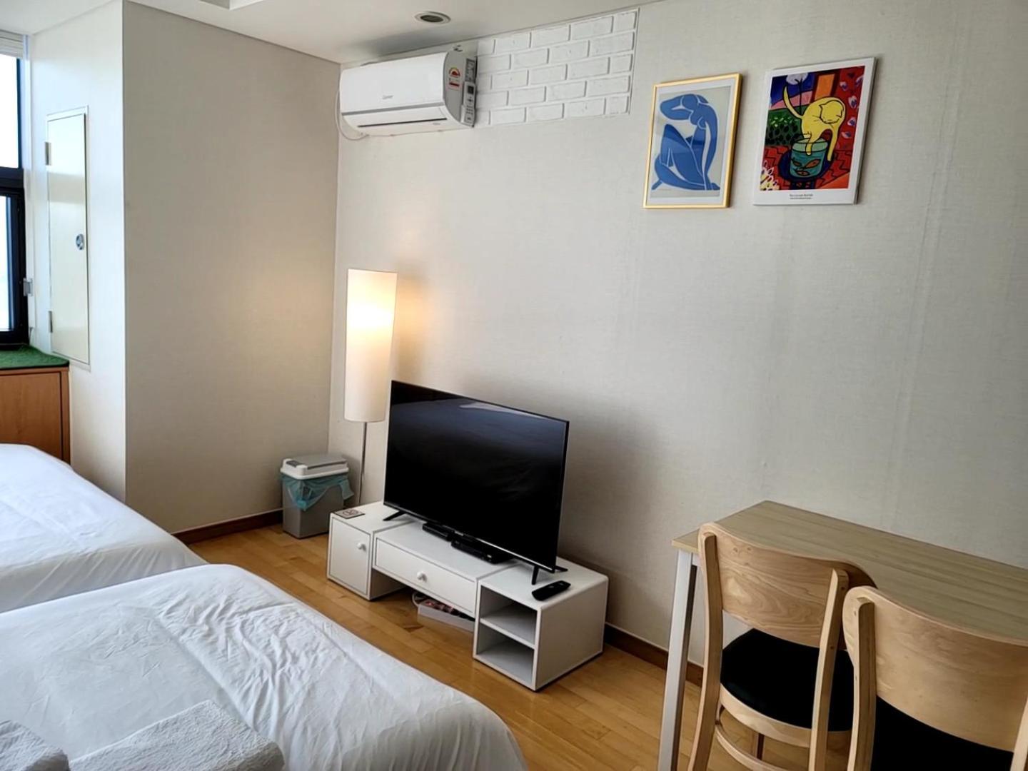 One-Bedroom Standard Apartment