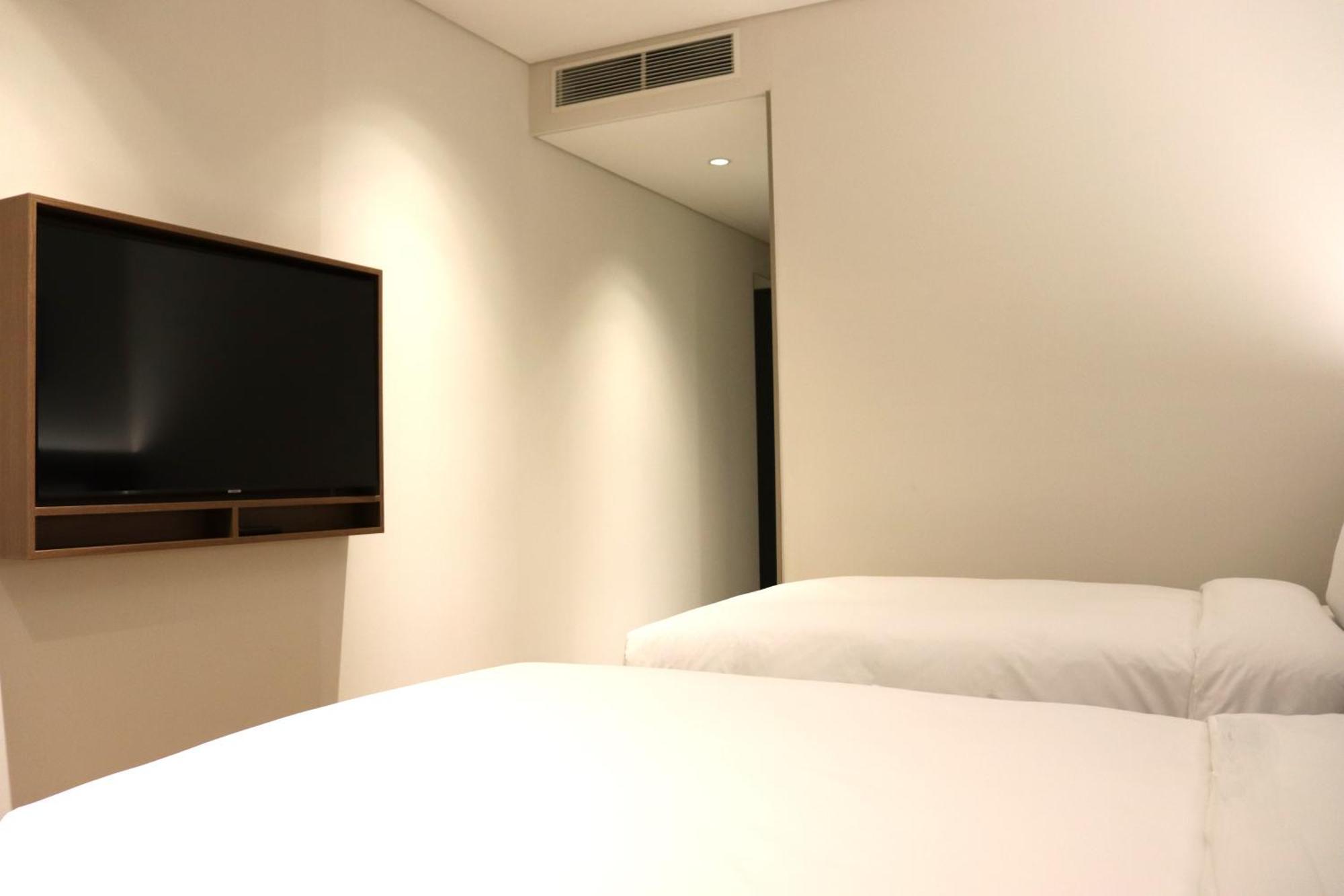 Twin Guest Room