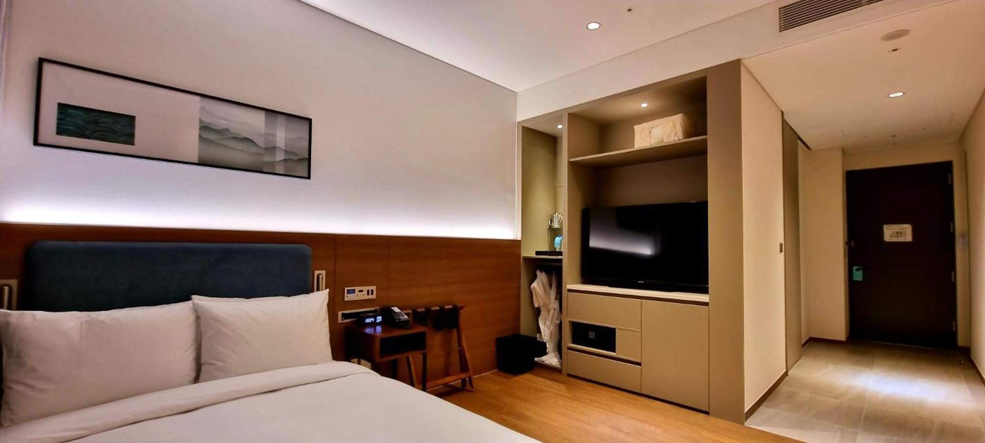 Accessible Double Room Mobility Access