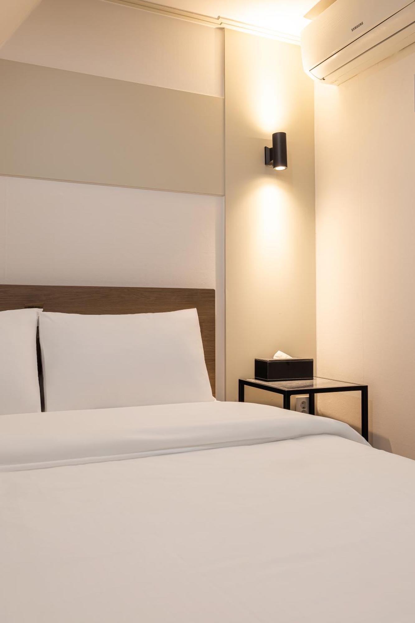 Double Room,1538860069:JPEG