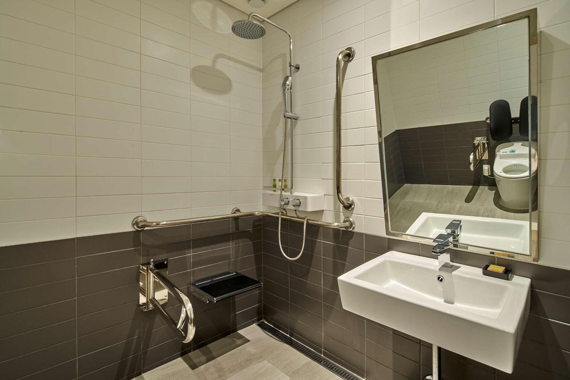 Accessible Double Room Mobility Access