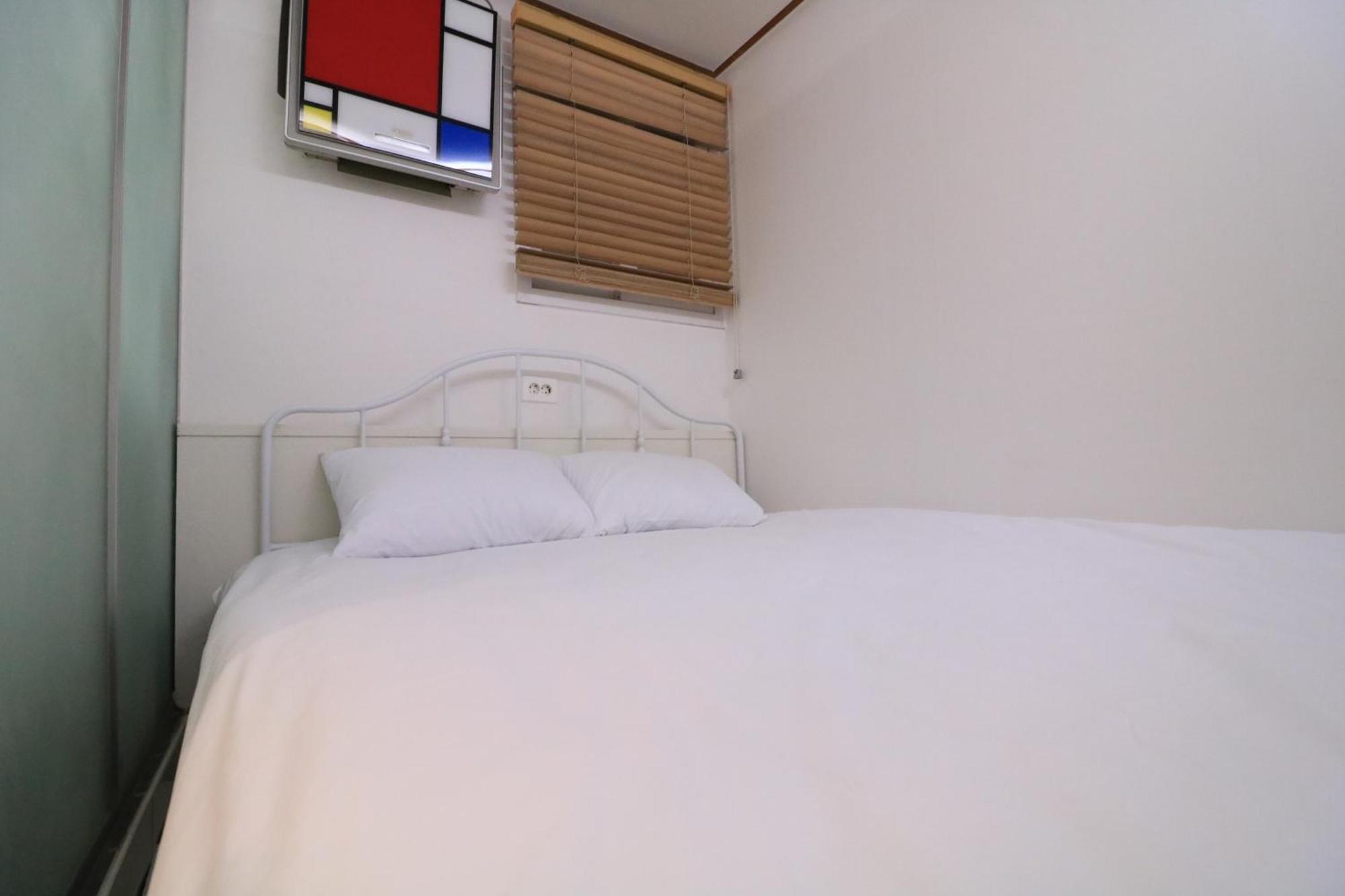Queen Room,1552411783:JPEG