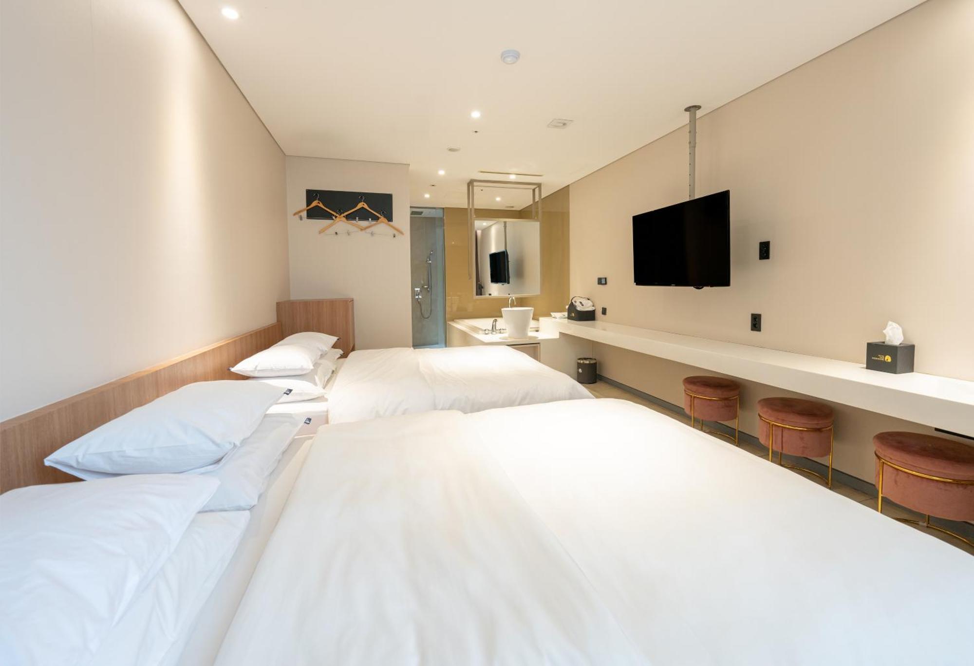 Family Suite,1553813245:JPEG