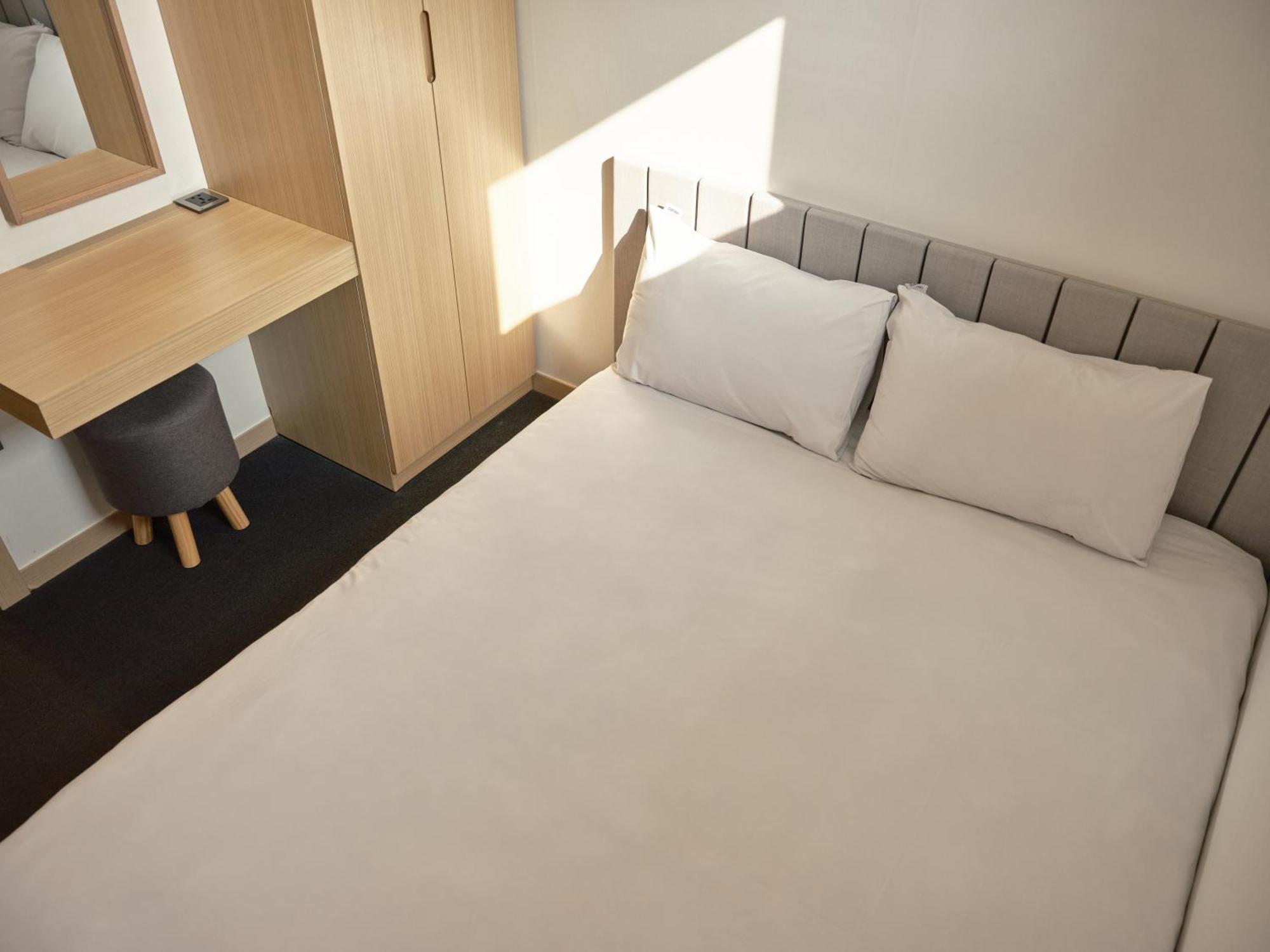 Family City Suite-Randomly Selected,1562401888:JPEG